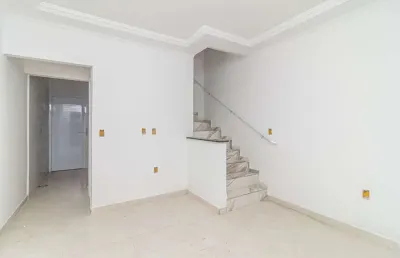 Oucura, loucura. excelente sobrado em condominio de 02 dormitórios.