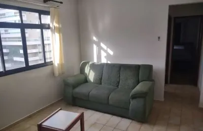 Loucura, loucura. excelente apartamento semi mobiliado, no canto do forte, a duas quadras do mar, de 01 dormitório .