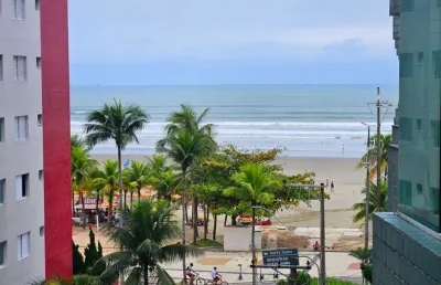 Loucura, loucura. excelente kitnet em prédio frente à praia, com vista para o mar, no forte.