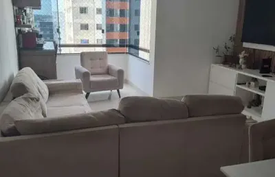 Apartamento com 3 quartos, sendo 1 suíte e 2 banheiros, em uma área privativa de 75m²