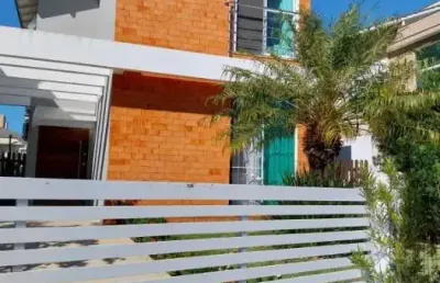 Casa com 4 quartos à venda na rua da quaresmeira roxa, 262, cachoeira do bom jesus, florianópolis por r$ 2.050.000