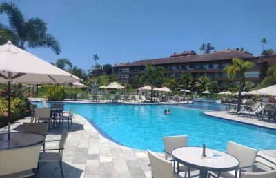 Praia dos carneiros beira-mar, flat com 4 suítes mobiliado, porteira fechada, com lazer completo, duas vagas.