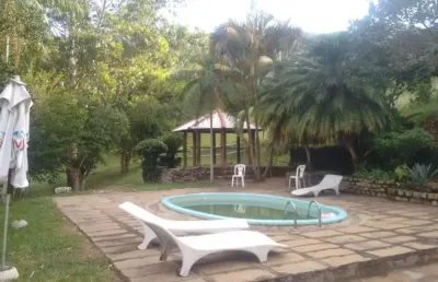 Fazenda linda,com nascentes e muito verde.local privilegiado, um pedacinho de paraíso.apenas 20 minutos do centro da cidade e comércio.