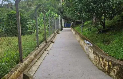 Chácara à venda em juquitiba: 3 suítes por r$ 970 mil