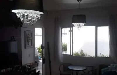 Casa de condomínio em jardim maria rosa: 2 quartos, 1 suíte, 3 banheiros e 90m² por r$ 450.000