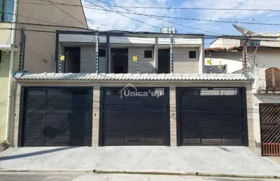 Sobrado frontal na penha, 3 quartos, 1 suíte, 2 vagas, quintal com churrasqueira, fino acabamento.