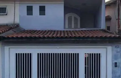Sobrado 3 dormitórios sendo 3 suítes com 2 vagas de garagem coberta