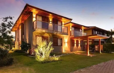 Casa luxuosa á venda, 6/4, sendo 4 suítes- praia do forte - ba