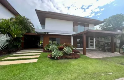 Venha conhecer essa casa riquíssima nos detalhes, 5 lindas suítes. condomínio piscinas naturais  - praia do forte/ba