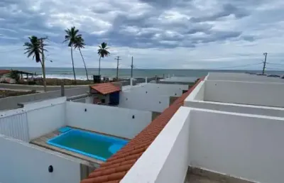 Não perca a oportunidade de possuir uma casa de frente para o mar na deslumbrante praia de arembepe.