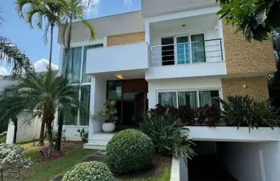 Casa de alto padrão à venda no condomínio alphaville 1, salvador
