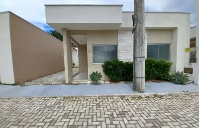 Oportunidade ! casa 3/4 sendo 1 suíte em condomínio fechado na região de abrantes.