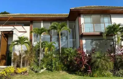 Esta deslumbrante casa é o refúgio perfeito para quem busca conforto e sofisticação.