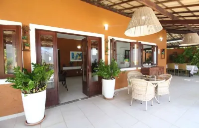 Casa com 5 dormitórios à venda, 260 m² por r$ 2.300.000,00 - guarajuba - camaçari/ba
