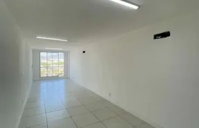 Sala comercial com 1 sala para alugar na estrada dos bandeirantes, 470, taquara, rio de janeiro por r$ 1.100