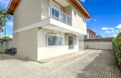 Sobrado em atibaia com 3 dormitórios e suíte 3 vagas de garagem
