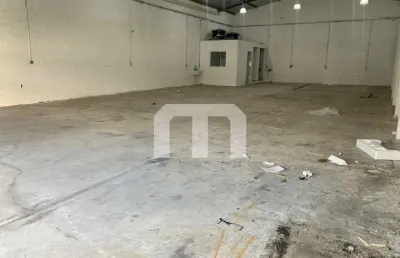 Galpão com ótimo espaço para montar estoque ,  distribuição de materiais etc.