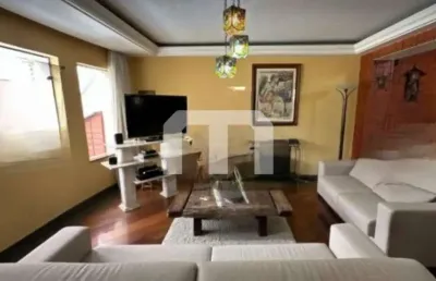 Lindo sobrado em uma excelente localização residencial