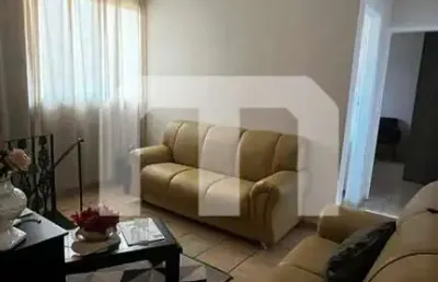 Sobrado a venda, com 2 moradias, corredor lateral, terraço e  churasqueira