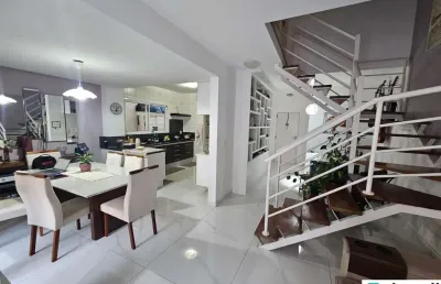 Casa à venda com 3 quartos e jacuzzi, condomínio reservatto, engordadouro!