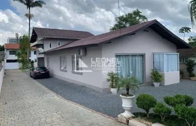 Casa com 4 quartos à venda no bairro imigrantes em timbó/sc
