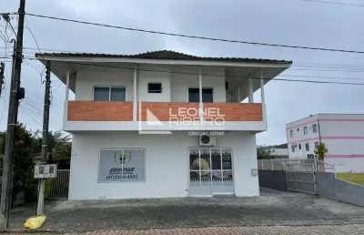 Casa à venda com 3 dormitórios no bairro dos estados em timbó/sc.