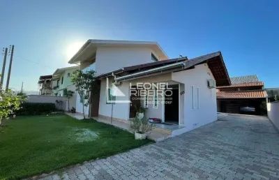 Casa á venda com 3 dormitórios no bairro das nações em timbó-sc