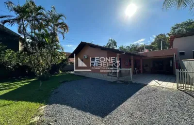 Casa à venda com 3 dormitórios no bairro pomeranos em timbó/sc