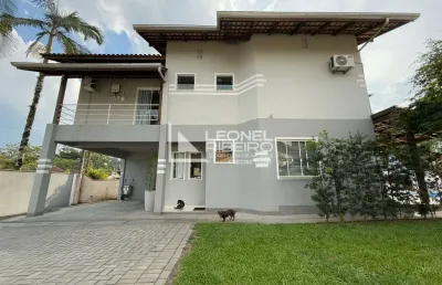 Casa à venda com 3 dormitórios, 186,67 m² no bairro das nações em timbó-sc