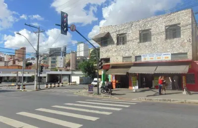 Casa comercial e residencial e 05 lojas à venda bairro renascença