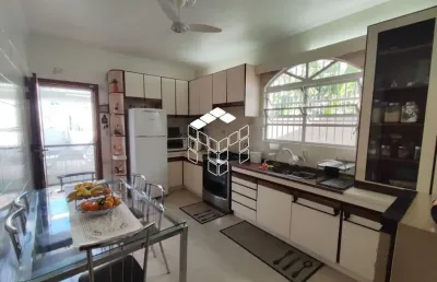 Casa em condomínio fechado com 3 quartos à venda na rua santo antônio, 745, barreiros, são josé por r$ 850.000