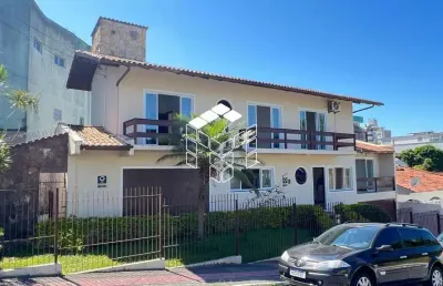 Casa com 3 quartos à venda na avenida atlântica, 982, barreiros, são josé por r$ 990.000