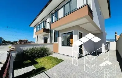 Casa com 2 quartos à venda na nielsen ubiratã delfino josé, 12, bela vista, palhoça por r$ 469.900