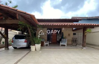 Próximo a todo comércio – casa 3 quartos com 2 suítes – itaipu/niterói – por r$: 860.000,00