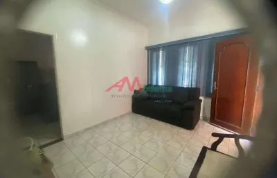 Sobrado com : 02 vagas de garagem coberta e bem espaçosa  na parte térrea :  corredor lateral sala cozinha. 02 quartos (1 s/ foto) 01 banheiro  parte de cima: lavanderia coberta  1 quarto espaçoso  va