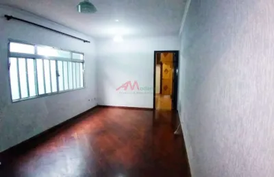 Esta casa de 165 m², bem localizada, é perfeita para quem busca conforto e praticidade. confira os detalhes:  dormitórios: três, sendo uma suíte. banheiros: dois no total, mais uma suíte adicional nos