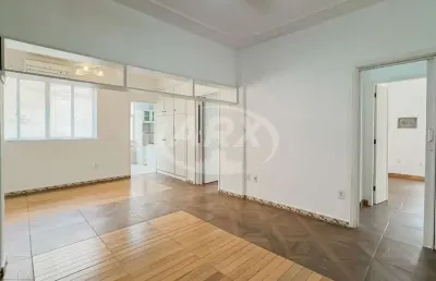 Apartamento com 3 quartos à venda na rua josé do patrocínio, 120, cidade baixa, porto alegre por r$ 377.700