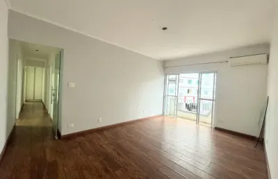 Apartamento de 2 dormitórios 100m²  com varandas no josé menino na quadra da praia