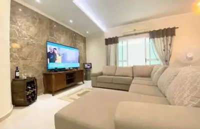Casa de 3 dormitórios 236m² no campo grande com piscina e churrasqueira
