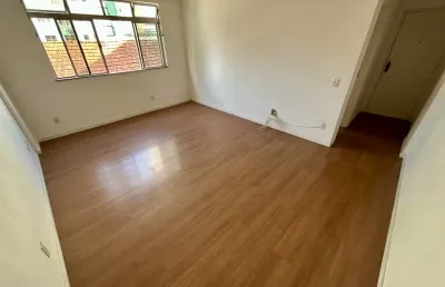 Apartamento de 2 dormitórios 126m² no embaré  na quadra da praia