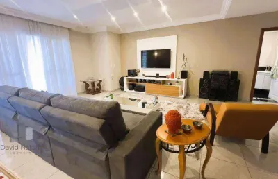 Apresento a você uma incrível cobertura duplex na mata da praia!