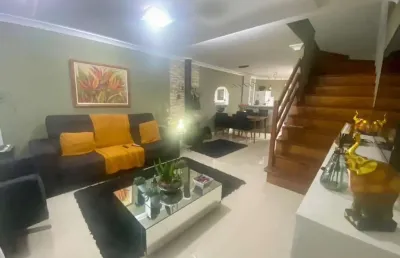 Casa em condomínio fechado com 3 quartos à venda na vinte e oito, 155, parque das hortênsias, canela, 120 m2 por r$ 900.000