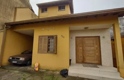 Casa com 4 quartos à venda na rua professor josé maria rodrigues, 100, vila ipiranga, porto alegre, 300 m2 por r$ 520.000