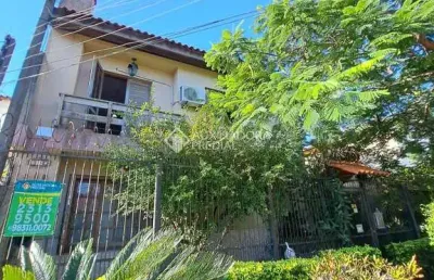 Casa com 3 quartos à venda na rua fortunato della casa, 25, espírito santo, porto alegre, 156 m2 por r$ 749.000