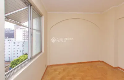 Apartamento com 3 quartos à venda na rua duque de caxias, 840, centro histórico, porto alegre, 101 m2 por r$ 360.000
