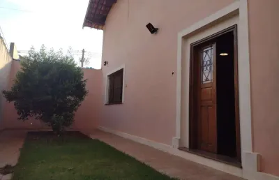 Casa a venda para moradia ou investimento em tatuí , localização altamente privilegiada.
