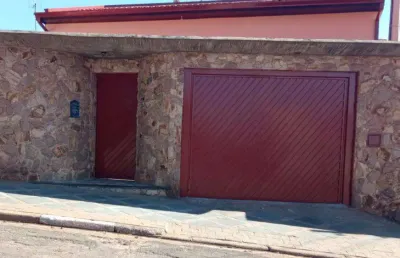 Excelente casa a venda no bairro jardim lucila - tatuí/sp.