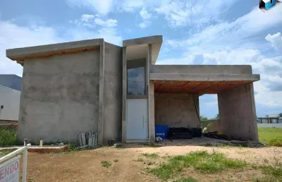 Linda casa a venda no condomínio ninho verde i eco residence