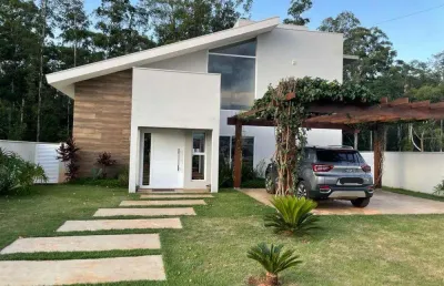 Magnífica casa a venda no condomínio santa bárbara resort residence