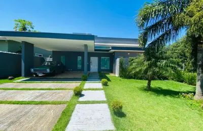 Belíssima casa a venda no condomínio ninho verde i eco residence - quadra/sp.